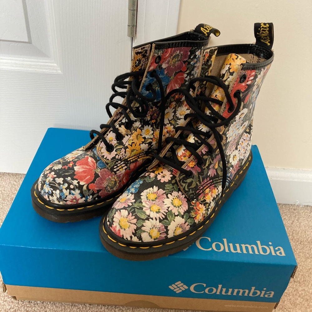 Vintage Floral Dr. Martens UK4 US6